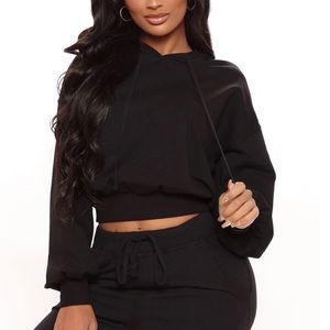 Cropped pullover hoodie